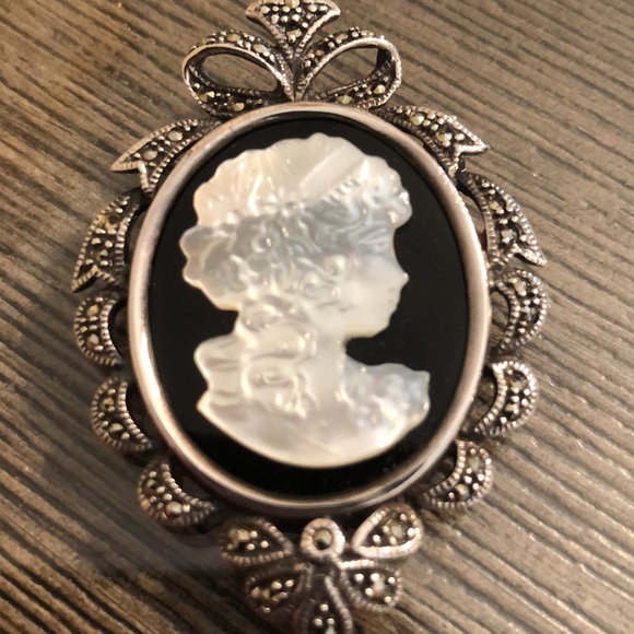 Vintage Sterling Silver, Marcasite, Onyx, & Mother of Pearl Cameo - Picture 14 of 16